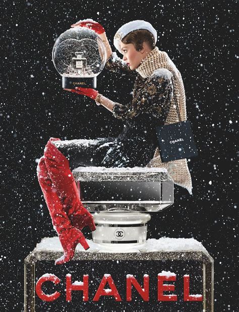 holidays chanel phone police